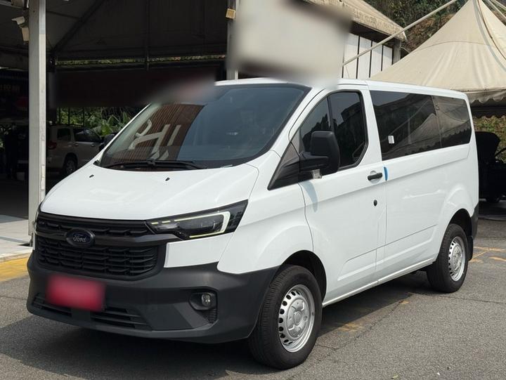 Transit 2023 2.0T Petrol MT Short Wheelbase 5/6-Seater