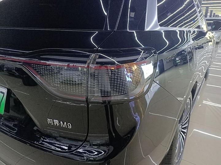 HIMA AITO M9 2024 EREV Max 42kWh 6-Seater photo 7