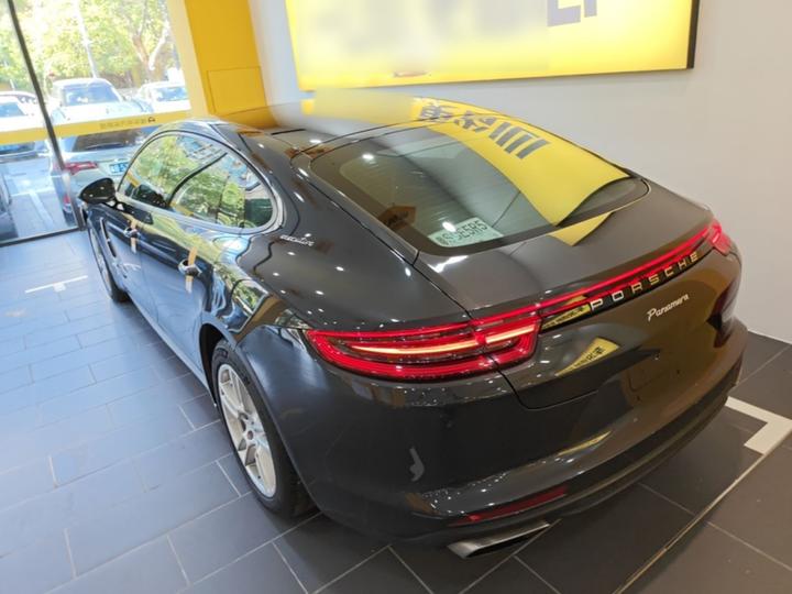 2017 Panamera Executive Extended 3.0T photo 4