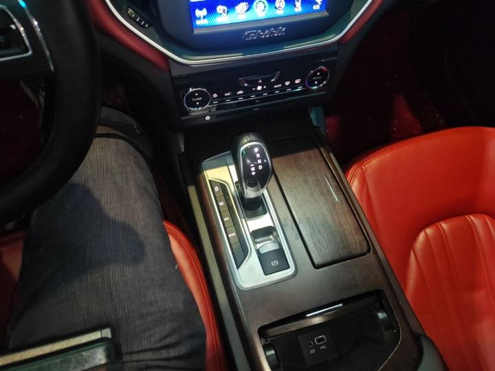 Ghibli 2014 3.0T Standard photo 5