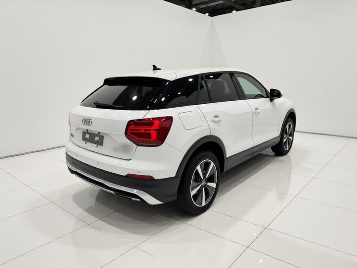 Q2L e-tron 2019 Q2L e-tron EV photo 4
