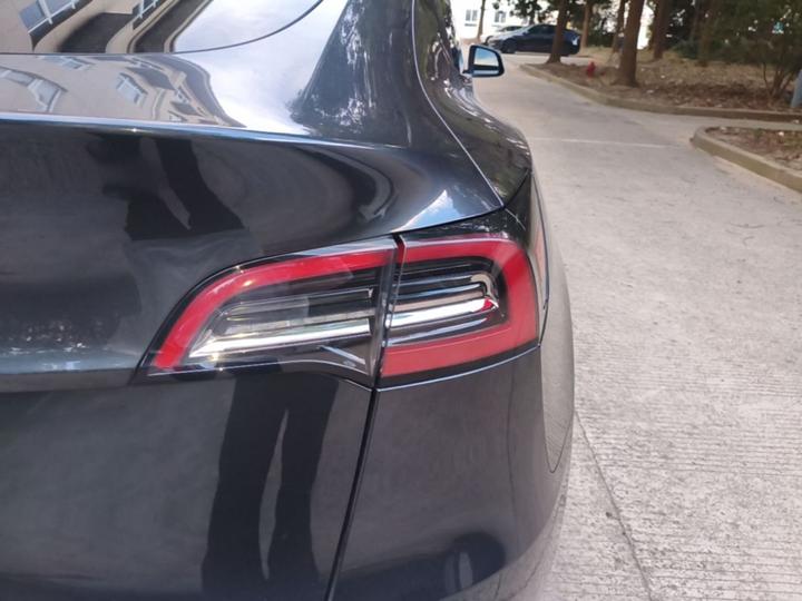 Model Y 2024 RWD photo 7