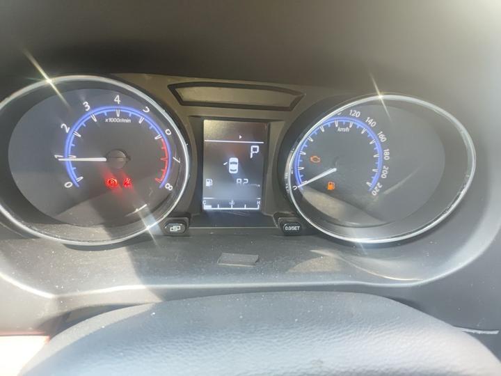 Forthing SX6 2016 1.6L CVT Luxury photo 4