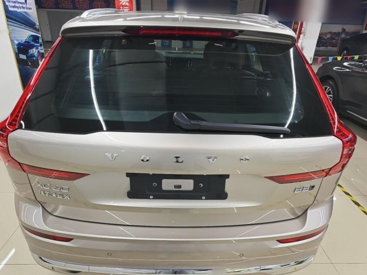 XC60 2025 B5 AWD Luxury photo 3