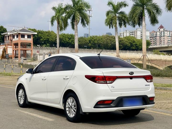 K2 2017 Sedan 1.4L AT GLS photo 4
