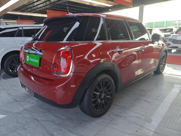2018 1.5T ONE PLUS 5-Door photo 4