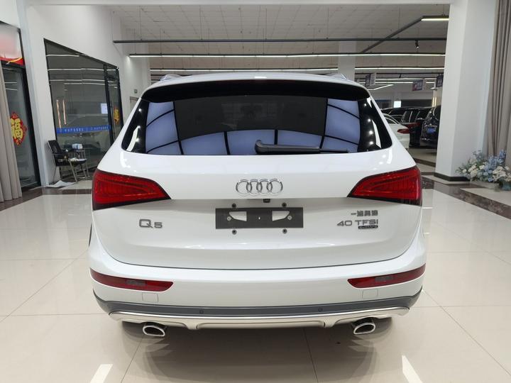 Q5 2018 Collection 40 TFSI Tech photo 3