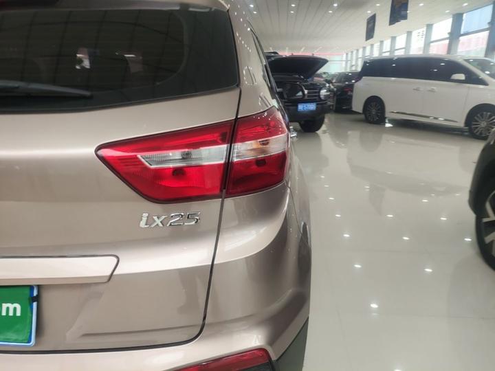 ix25 2015 1.6L AT RWD Smart GLS photo 7
