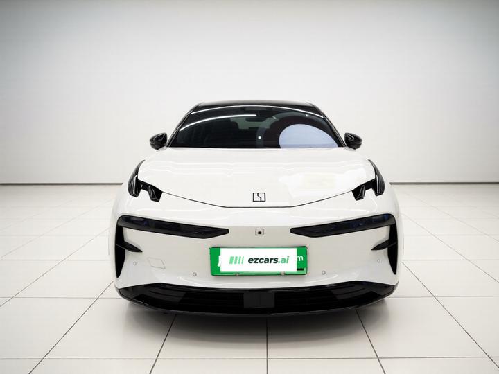 X 2023 RWD YOU 4-Seater photo 2