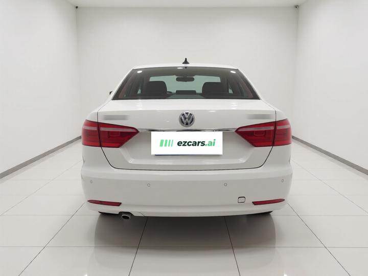 Lavida 2013 Facelift Classic 1.6L MT Comfort photo 5