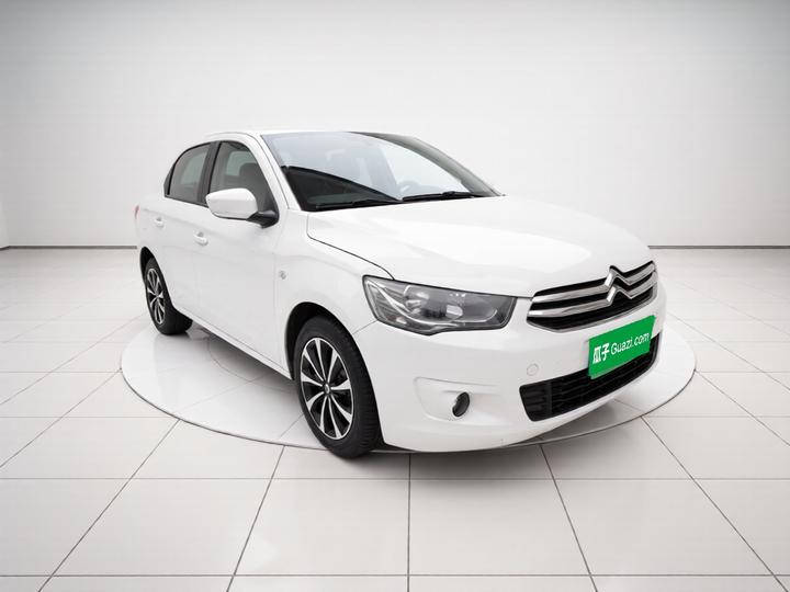 2014 1.6L MT Fashion photo 3