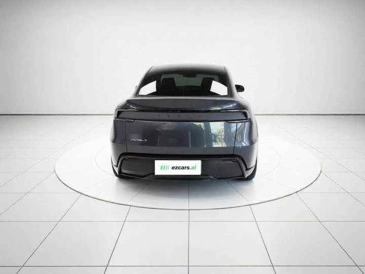 Model Y 2025 RWD photo 5