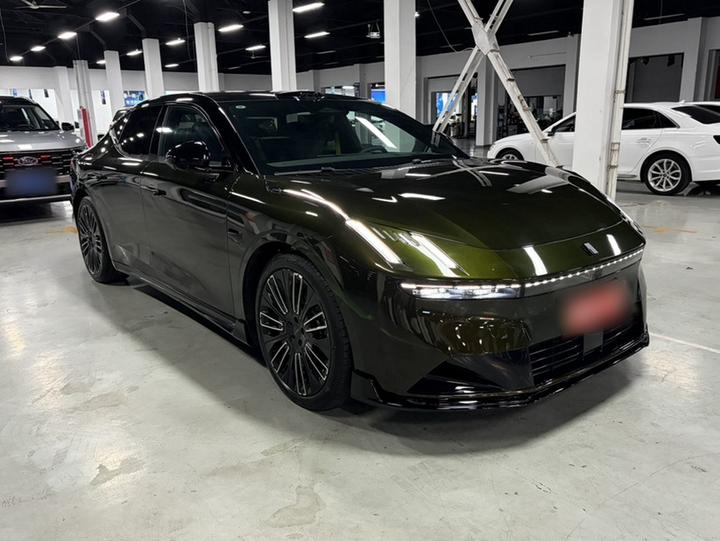 10 EM-P 2025 240 AWD Ultra Sport photo 3