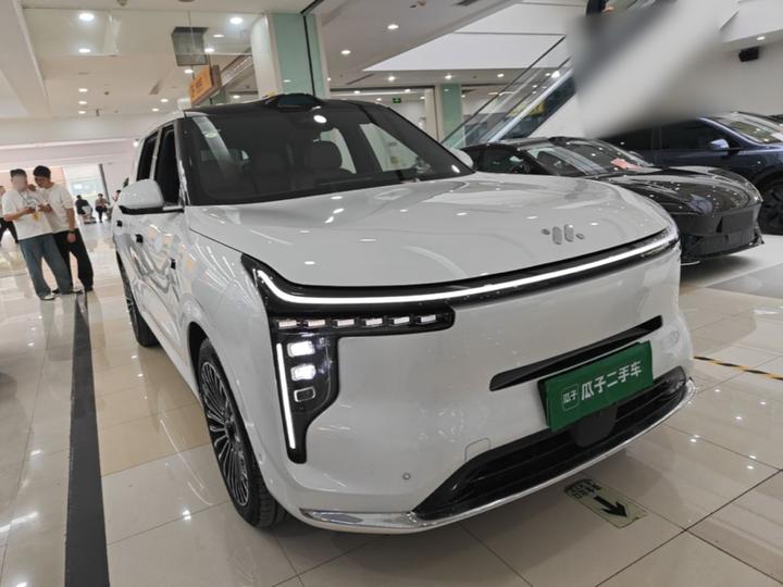 IM Motors LS8 2026 52 Max+ Tech Flagship 5-Seater photo 3