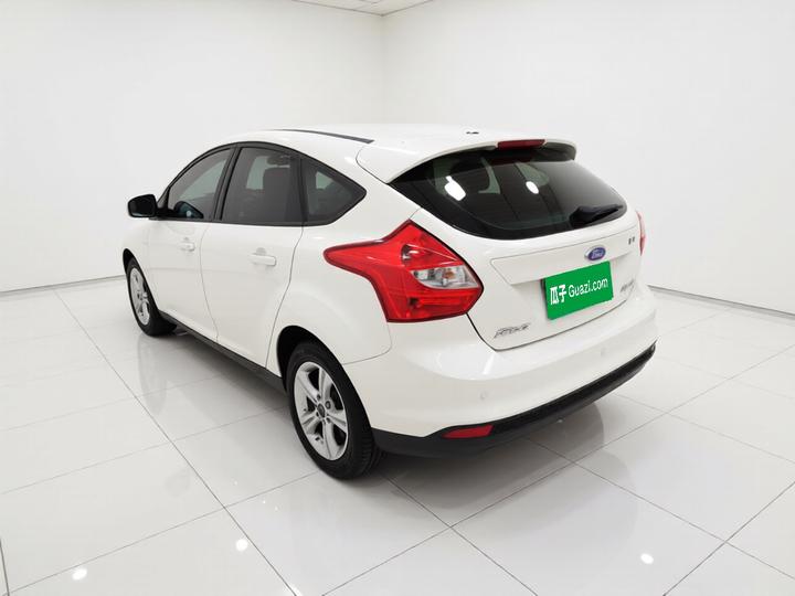 Focus 2012 Hatchback 1.6L AT photo 4