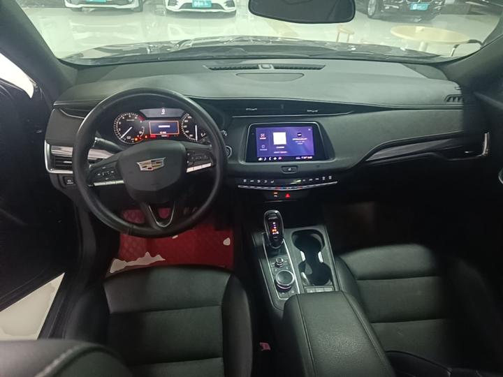 XT4 2020 Facelift 28T RWD Tech photo 5