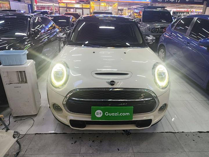 2019 2.0T COOPER S 5-Door photo 2