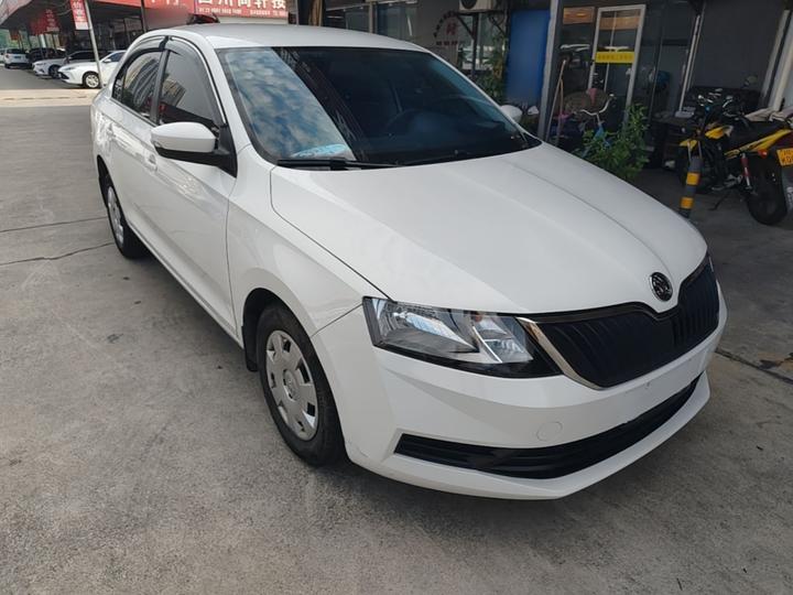Rapid 2018 1.4L MT Standard photo 3