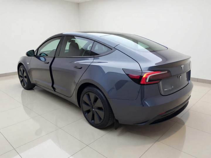 Model 3 2023 RWD photo 4