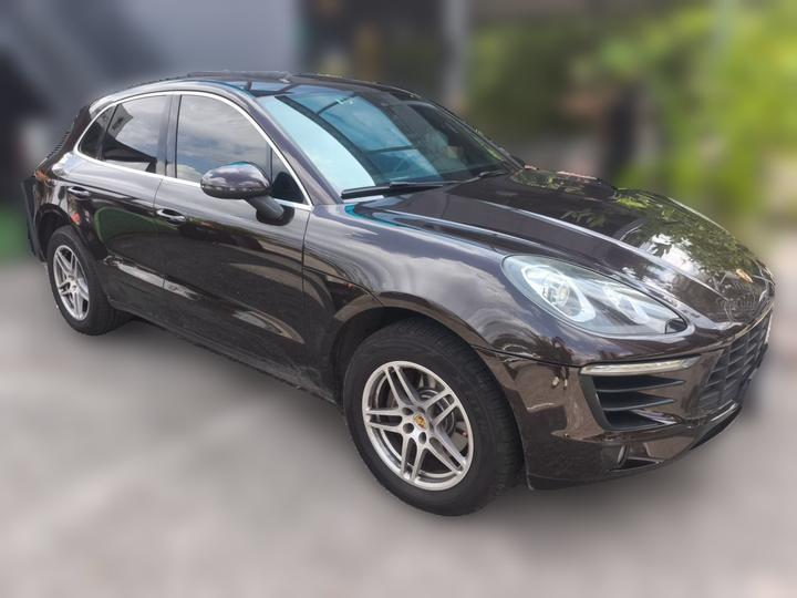 2017 Macan 2.0T photo 3