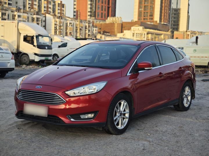 Focus 2015 Sedan EcoBoost 125 MT