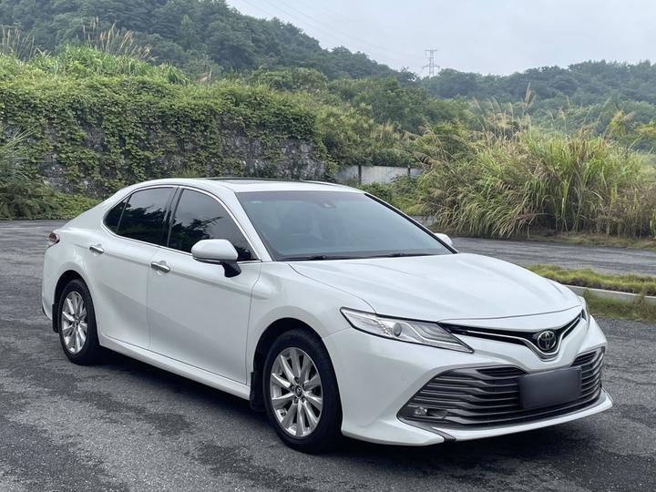 Camry 2018 2.0G Luxury photo 3