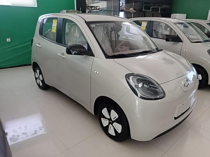 Hongguang MINIEV 2025 4th Gen 4-Door Advanced photo 3
