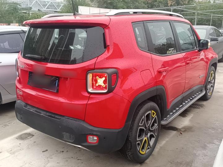 Renegade 2017 180T AT Smart photo 6