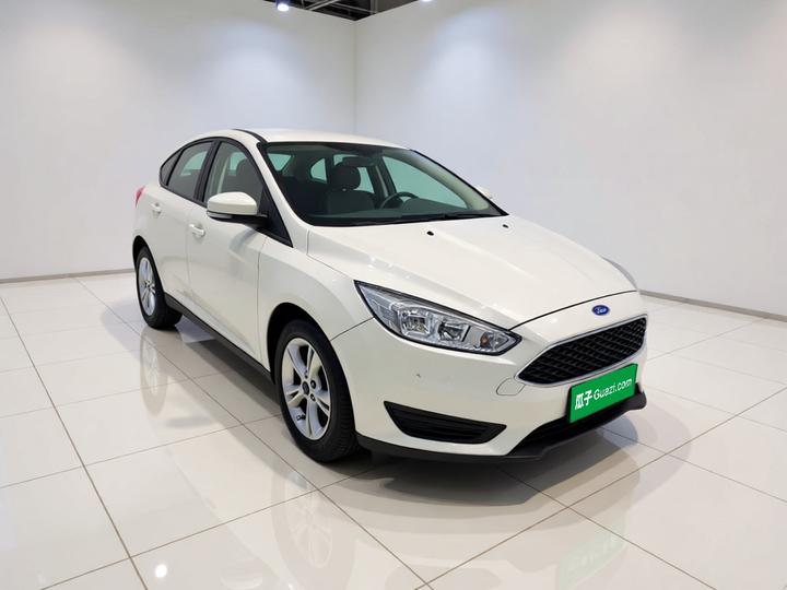 Focus 2018 Hatchback Classic 1.6L AT Comfort photo 3