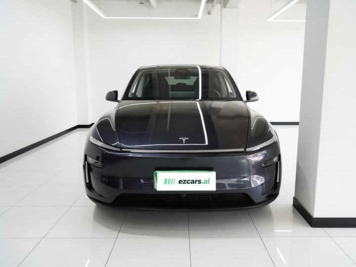 Model Y 2025 RWD photo 2