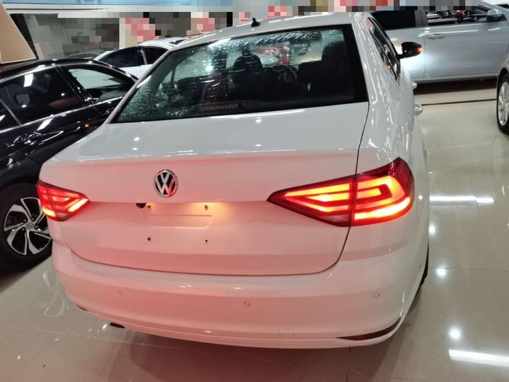 Lavida 2017 1.6L AT photo 3