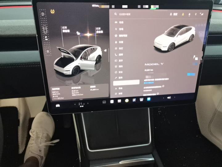 Model Y 2025 RWD photo 8