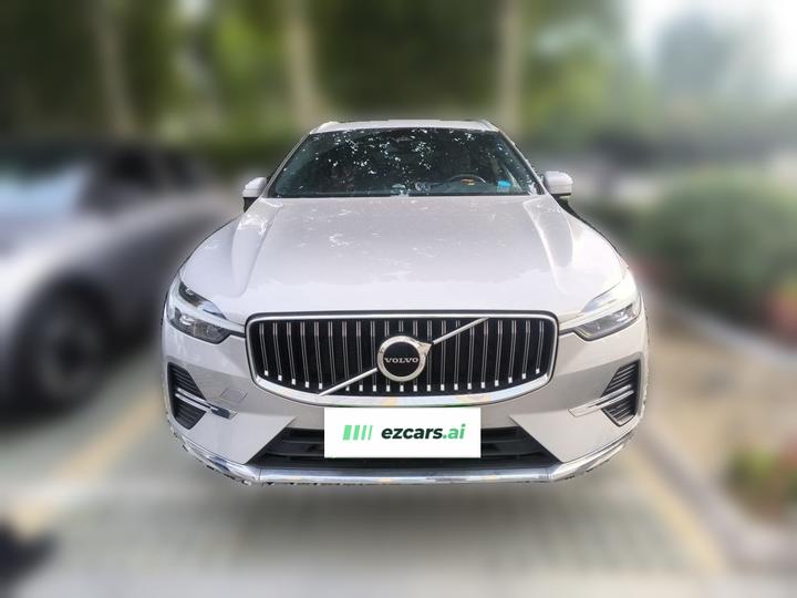 XC60 2022 B5 AWD Luxury photo 2