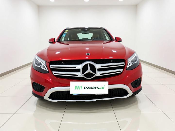 GLC 2019 GLC 200 4MATIC photo 2