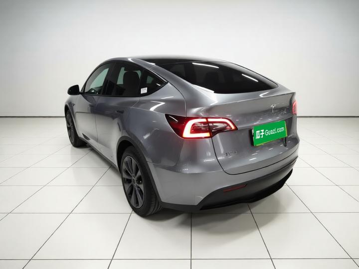 Model Y 2024 RWD photo 4