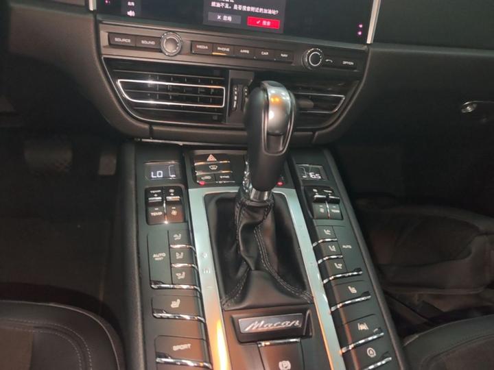 2018 Macan 2.0T photo 5