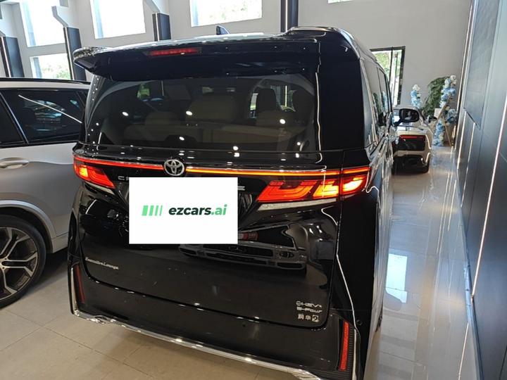 2024 Crown Hybrid 2.5L Supreme photo 4