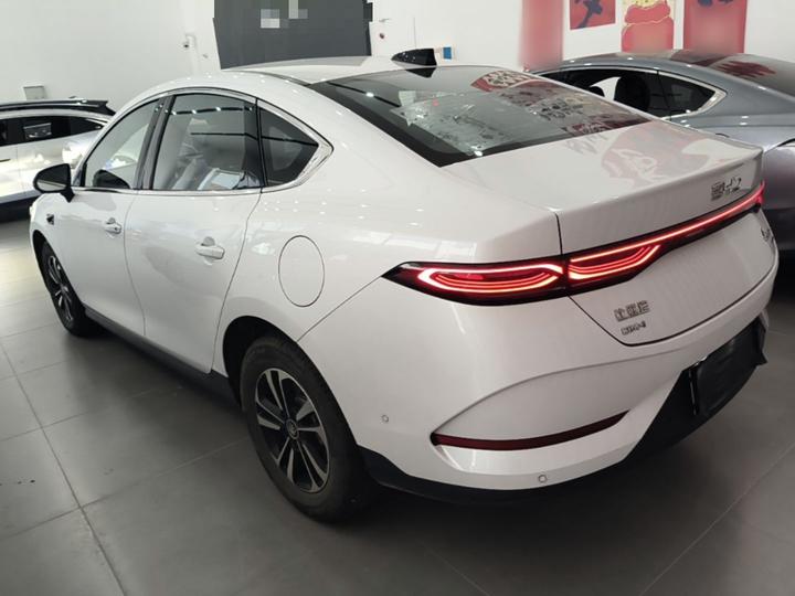 Qin PLUS 2025 DM-i ADAS 120KM photo 4
