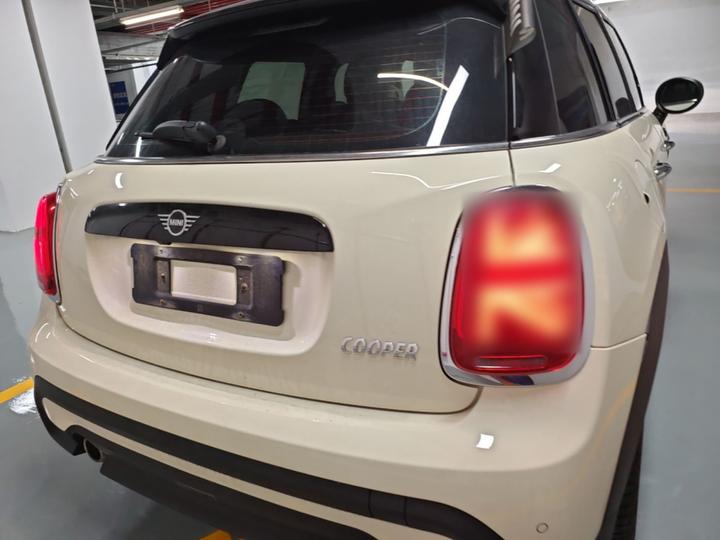 2022 1.5T COOPER Classic 5-Door photo 7