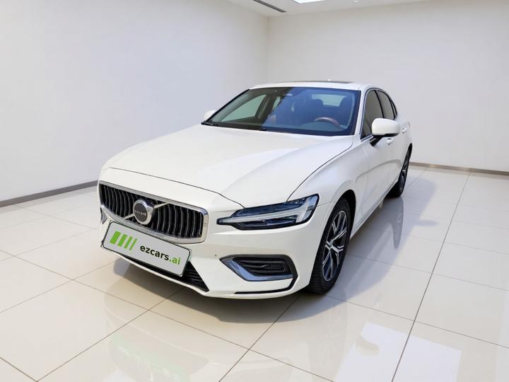 S60 2023 B4 Luxury
