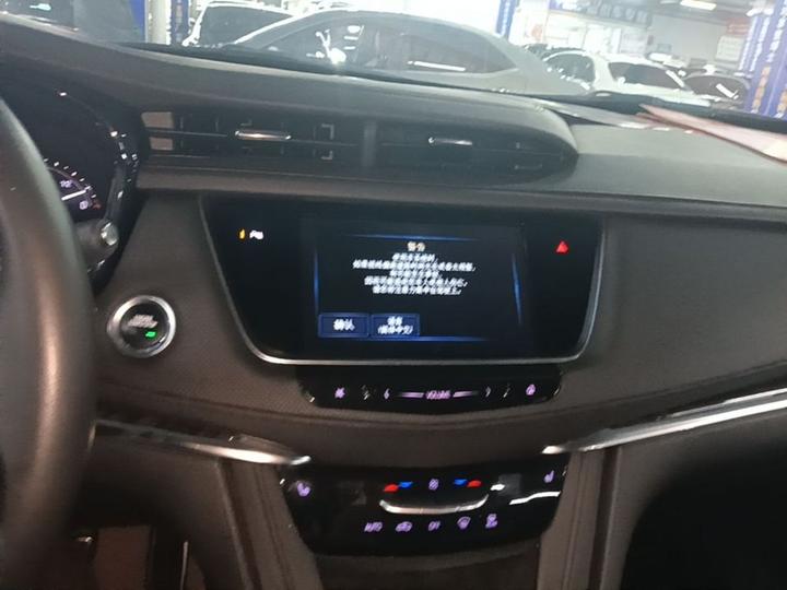 XT5 2016 28T AWD Luxury photo 8