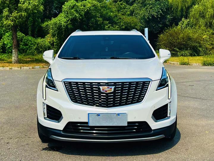 XT5 2021 28T Luxury photo 2