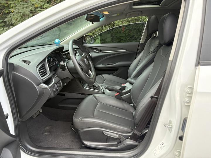 Excelle 2021 Facelift Classic 1.5L AT Elite photo 6
