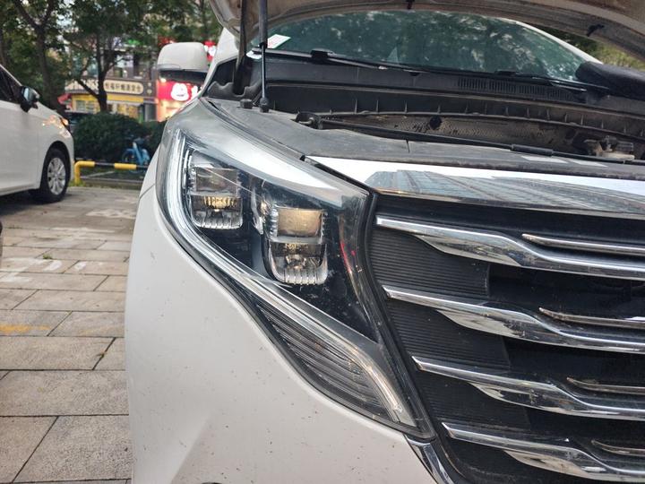 GAC Trumpchi M8 2018 320T Luxury photo 7