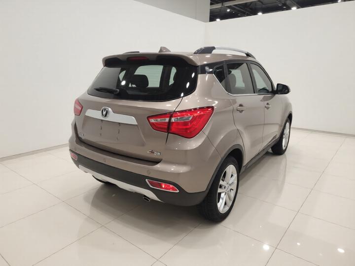 CS35 2017 1.6L AT Luxury photo 4