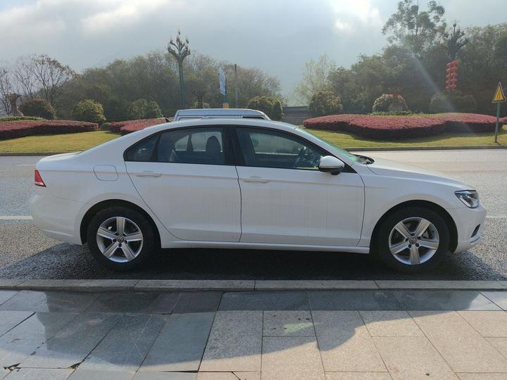 Lamando 2018 230TSI DSG photo 3