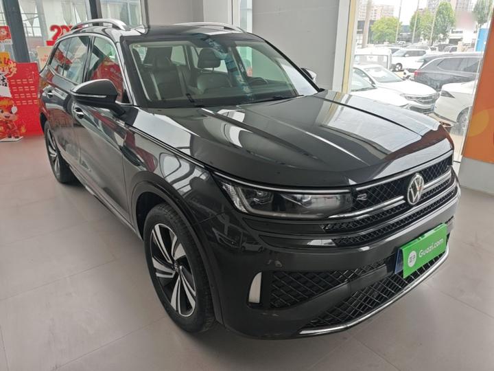2023 380TSI AWD R-Line photo 3