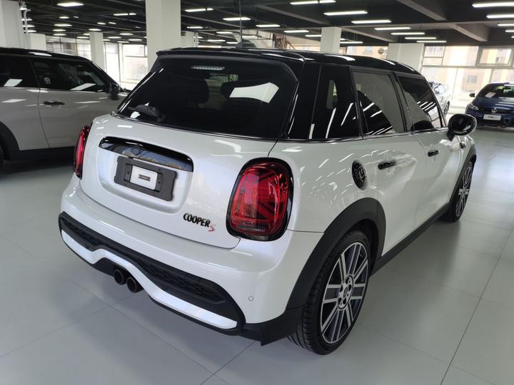2023 Facelift 2.0T COOPER S 5-Door photo 4