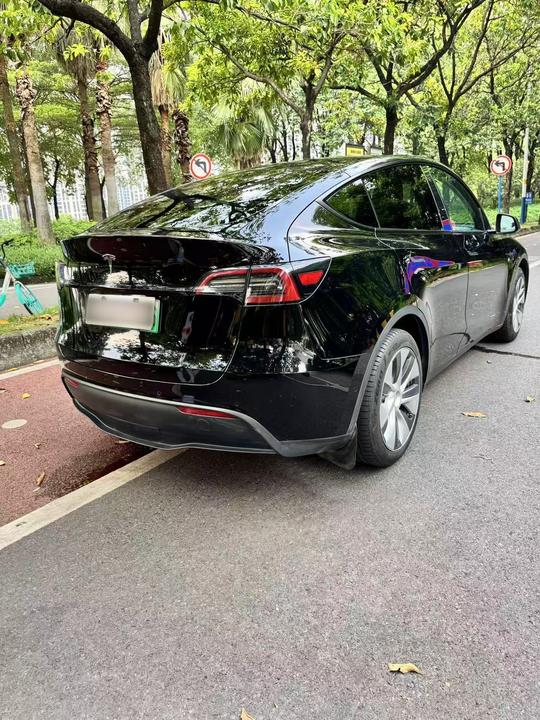 Model Y 2022 Facelift RWD photo 2