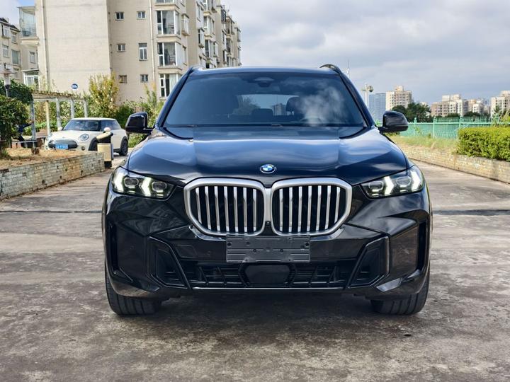 X5 2023 xDrive 30Li Exclusive M Sport Package photo 2
